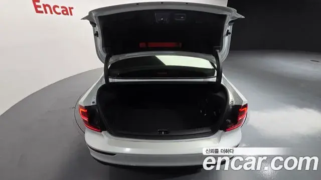 Volvo S60 2020 — Photo 13/30