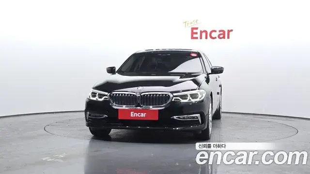 BMW 5 Series 2018 — Şəkil 11/20