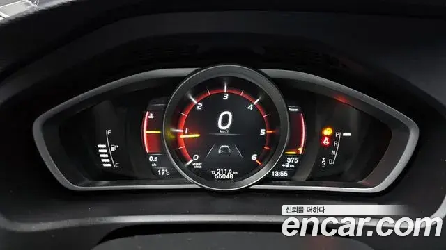 Volvo V40 Cross Country 2018 — Фото 6/20