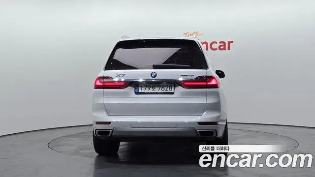 BMW X7 2022 — ფოტო 18/20