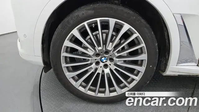 BMW X7 2022 — ფოტო 11/20