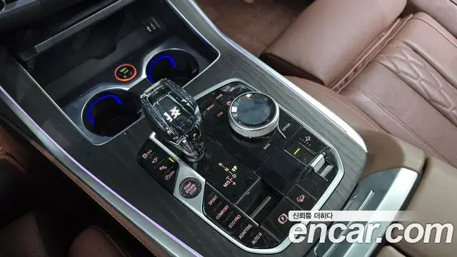 BMW X7 2022 — ფოტო 5/20