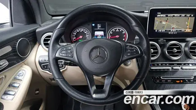 Mercedes-Benz GLC-Class 2019 — Фото 13/20