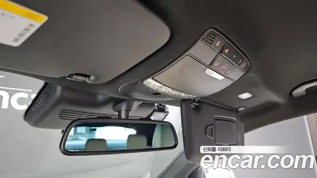 Mercedes-Benz GLC-Class 2019 — Şəkil 17/32