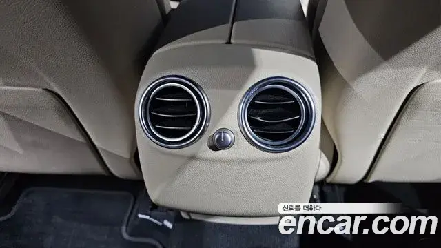 Mercedes-Benz GLC-Class 2019 — Şəkil 25/32