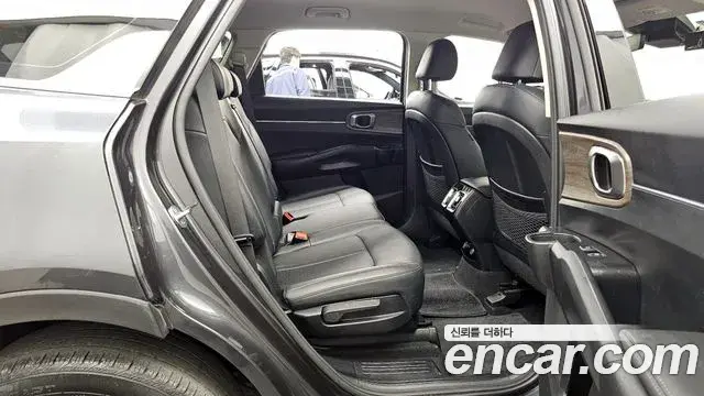 Kia Sorento 2021 — Şəkil 16/20