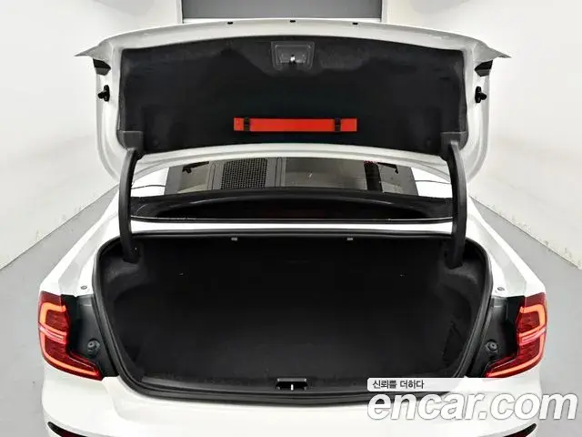 Volvo S60 2023 — Şəkil 20/37