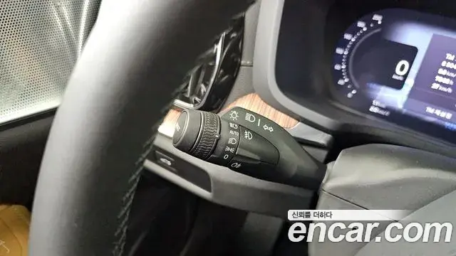 Volvo S60 2023 — Şəkil 33/37