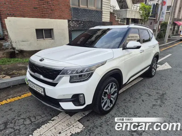 Kia Seltos 2020 — ფოტო 16/20