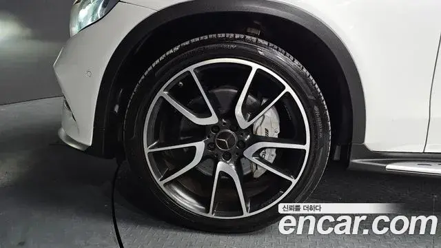 Mercedes-Benz GLC-Class 2018 — Şəkil 15/30