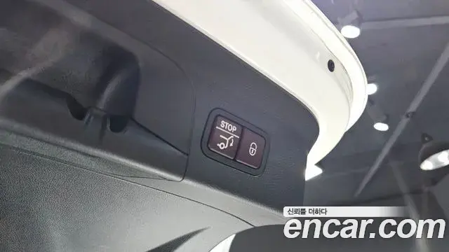 Mercedes-Benz GLC-Class 2018 — Şəkil 27/30