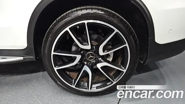 Mercedes-Benz GLC-Class 2018 — Şəkil 12/30