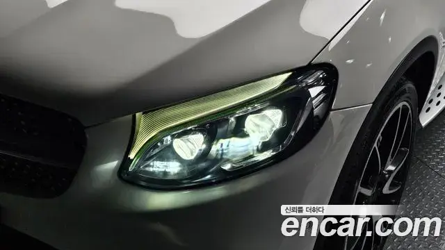 Mercedes-Benz GLC-Class 2018 — Şəkil 25/30