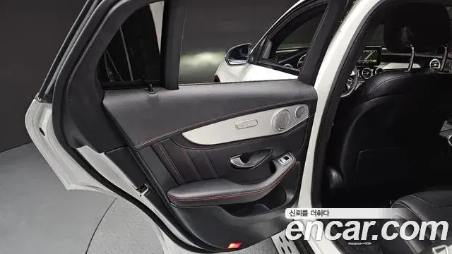 Mercedes-Benz GLC-Class 2018 — Şəkil 17/30
