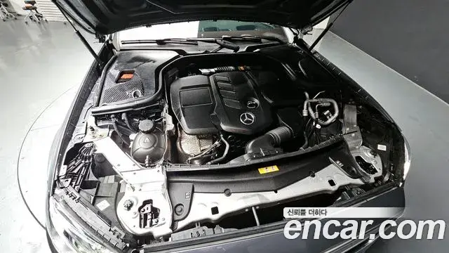 Mercedes-Benz E-Class 2019 — ფოტო 13/20