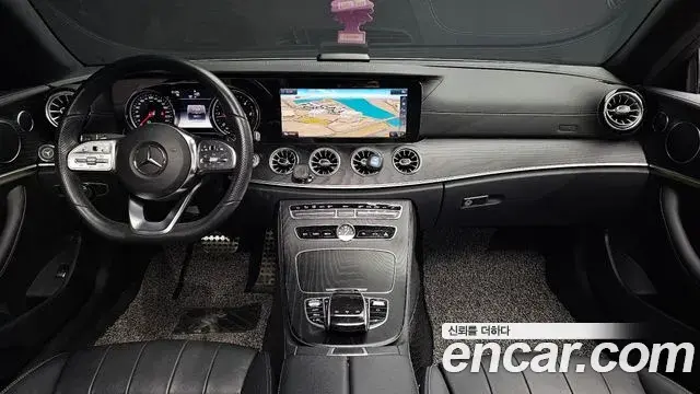 Mercedes-Benz E-Class 2019 — ფოტო 16/20