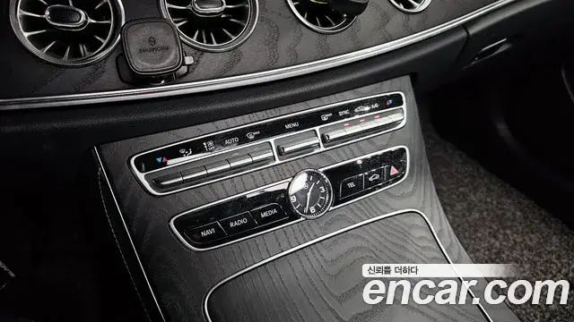 Mercedes-Benz E-Class 2019 — ფოტო 4/20