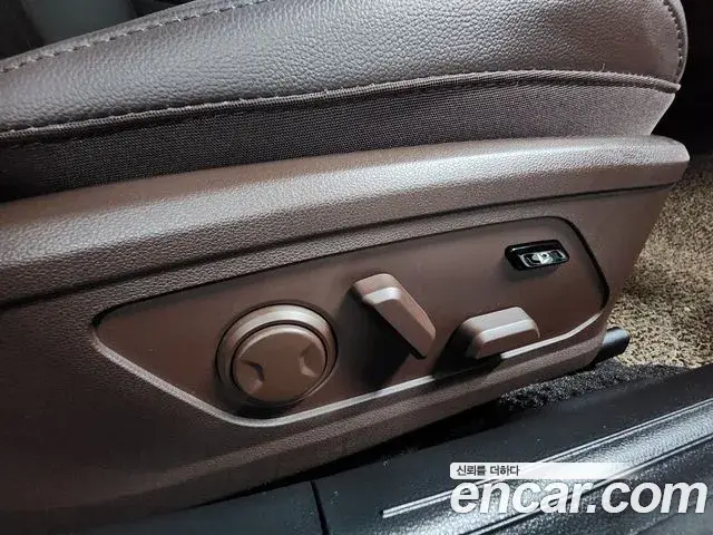 Hyundai Grandeur Hybrid 2023 — ფოტო 9/20