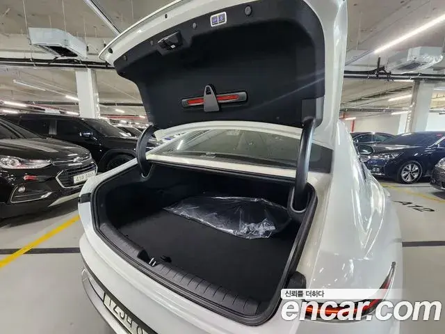 Hyundai Grandeur Hybrid 2023 — ფოტო 7/20