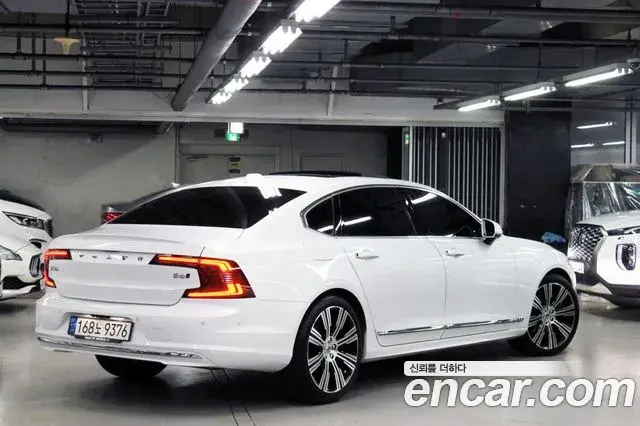 Volvo S90 2022 — ფოტო 17/20