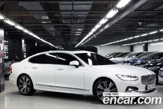 Volvo S90 2022 — ფოტო 19/20