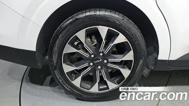 Kia Carnival 2022 — Şəkil 19/30