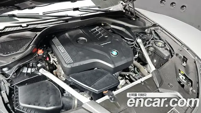 BMW 5 Series 2023 — ფოტო 32/35