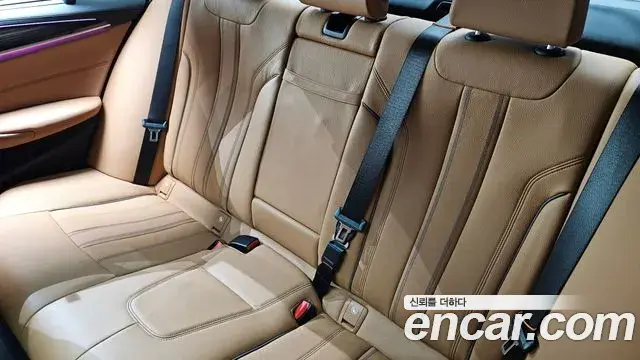 BMW 5 Series 2023 — ფოტო 27/35