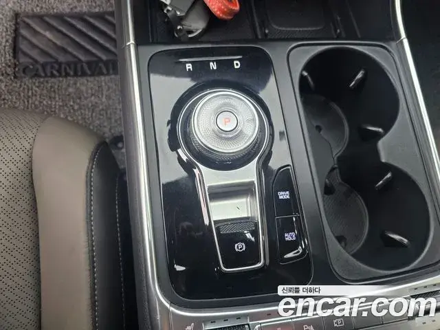 Kia Carnival 2024 — Şəkil 7/20