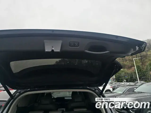 Kia Carnival 2024 — Şəkil 9/20