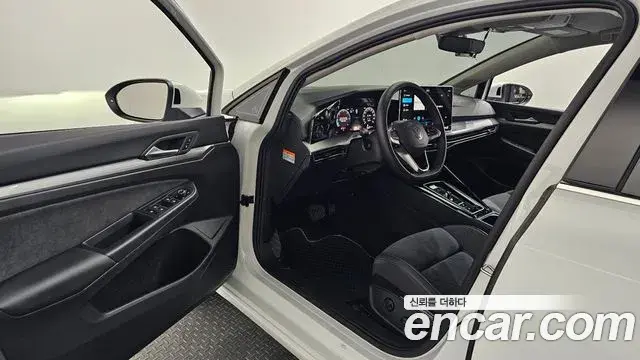 Volkswagen Golf 2025 — ფოტო 5/34