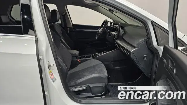 Volkswagen Golf 2025 — ფოტო 10/34