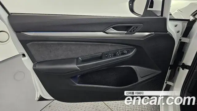Volkswagen Golf 2025 — ფოტო 13/34
