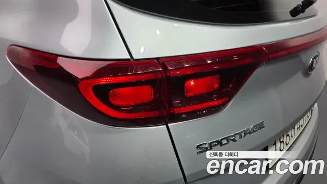 Kia Sportage The Bold 2020 — ფოტო 15/30