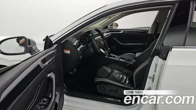 Volkswagen Arteon 2022 — Şəkil 28/32