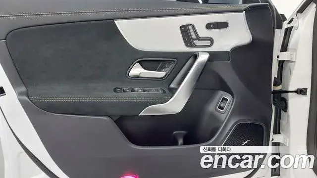 Mercedes-Benz CLA-Class 2024 — Фото 14/17