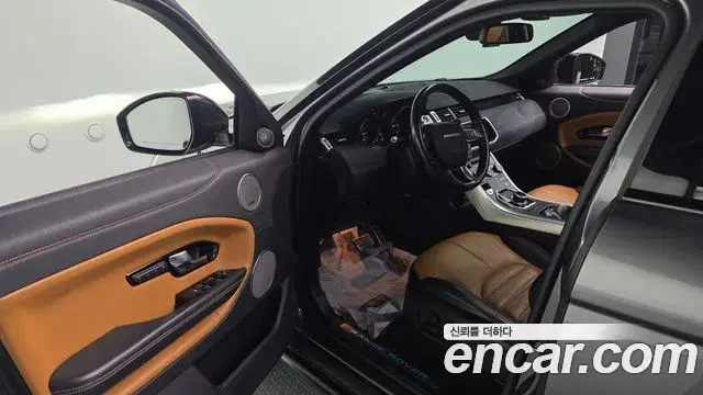 Land Rover Range Rover Evoque 2019 — Photo 2/20