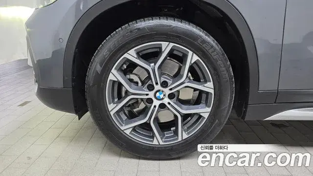 BMW X1 2022 — Photo 15/31