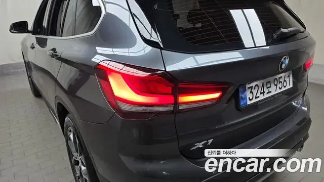 BMW X1 2022 — Photo 16/31