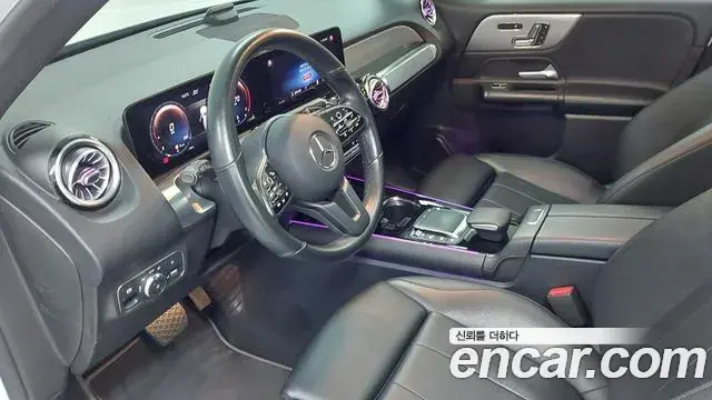 Mercedes-Benz GLB-Class 2021 — Фото 14/20