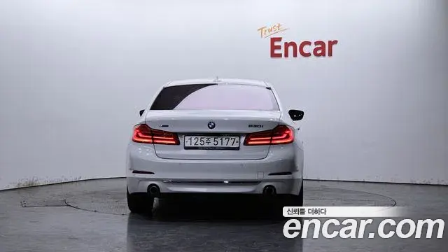 BMW 5 Series 2018 — Фото 4/20