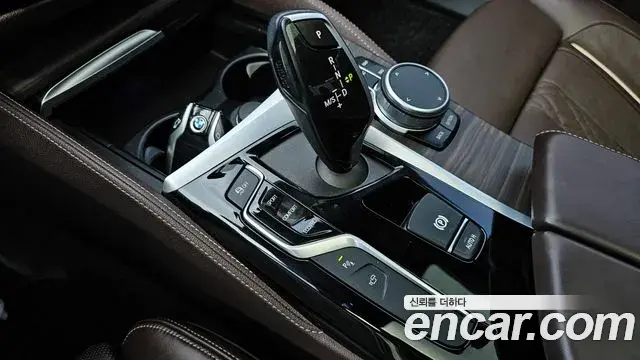 BMW 5 Series 2019 — ფოტო 6/20