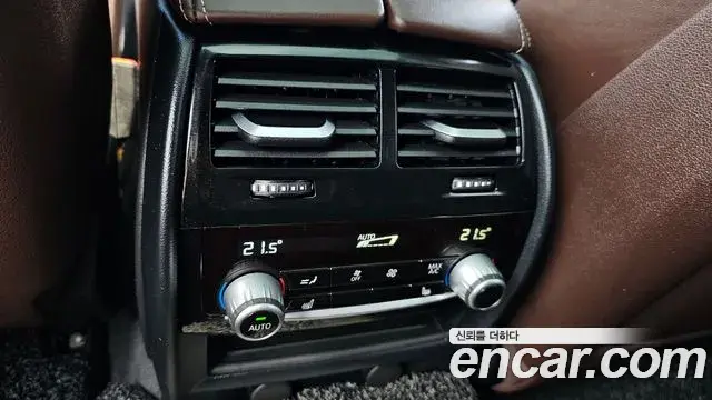 BMW 5 Series 2019 — ფოტო 20/20