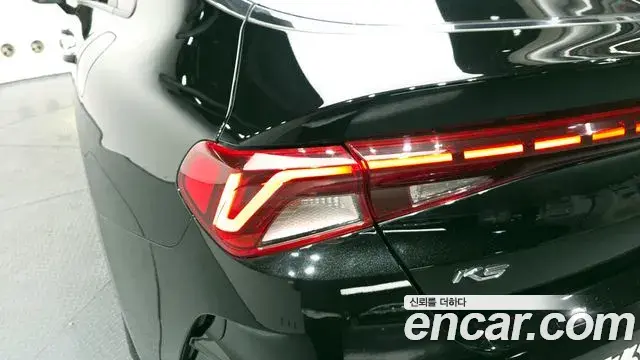 Kia K5 2020 — ფოტო 18/30