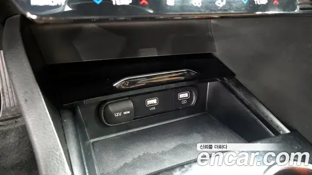 Kia K5 2020 — ფოტო 16/30