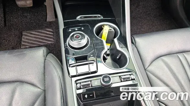 Kia K5 2020 — Şəkil 30/31