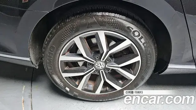Volkswagen Passat GT 2018 — Şəkil 15/30