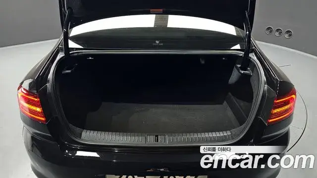Volkswagen Passat GT 2018 — Şəkil 11/30