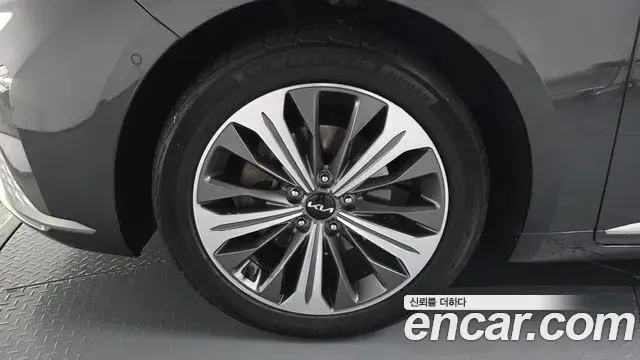 Kia K8 2023 — Şəkil 19/37