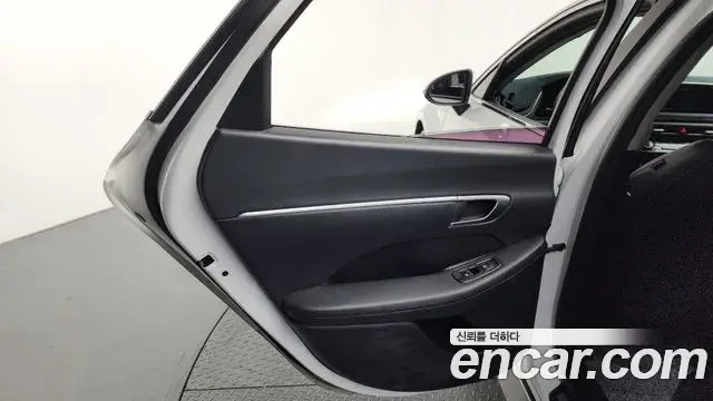 Hyundai Sonata Hybrid 2020 — ფოტო 9/33